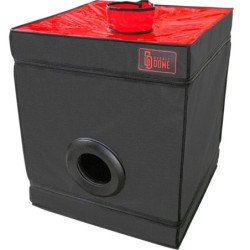 CÚPULA SECRETA - CABAÑA DEL CLUB DE FETICHISMOS BUKKAKE NEGRO Y ROJO