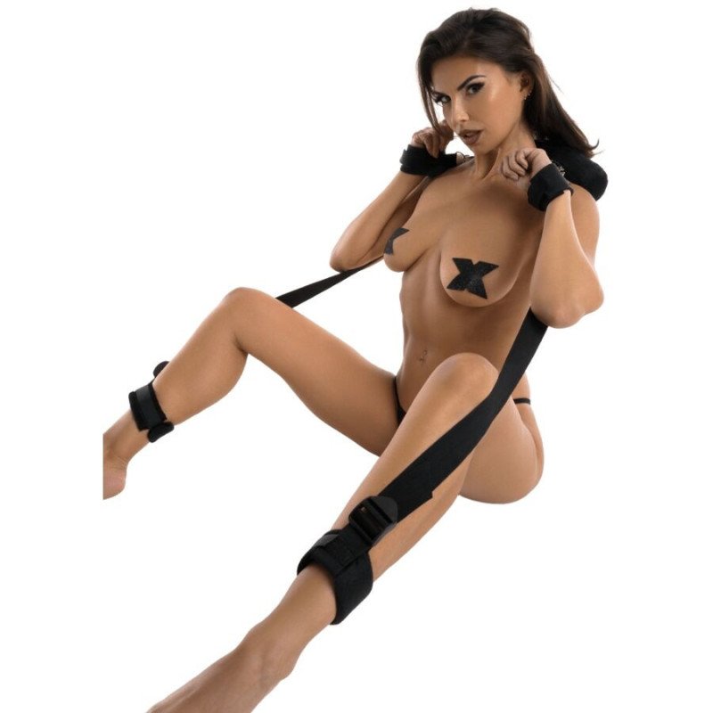 HIDDEN DESIRE - EXTREME SPREAD MASTER CON ESPOSAS