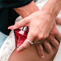 OJO DEL AMOR - PERFUME DE FEROMONA DIAMANTE ROJO PARA CASILLAR, ATRÁPALO 30 ML