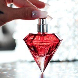 OJO DEL AMOR - PERFUME LGBTQ DIAMANTE ROJO PARA CASILLA CON FEROMONAS PARA ELLA 30 ML